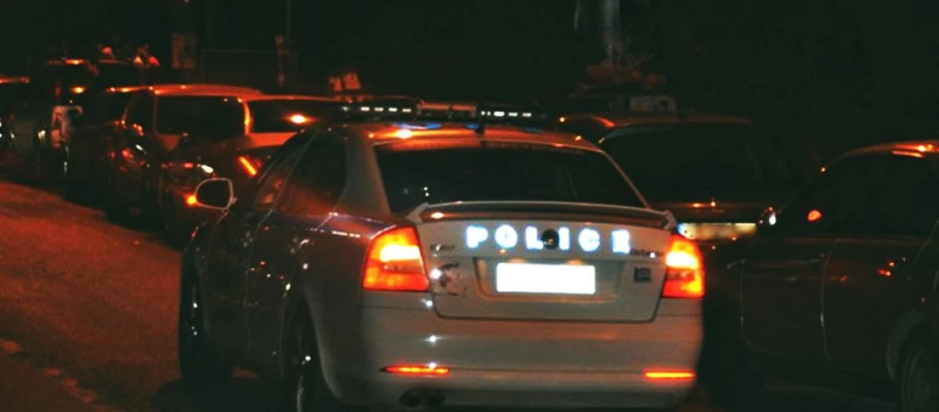 Πάτρα: Αστυνομικοί εντόπισαν 17 μολότοφ κρυμμένες σε δασώδη περιοχή